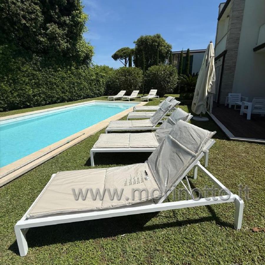 Bifamiliare forte dei marmi
