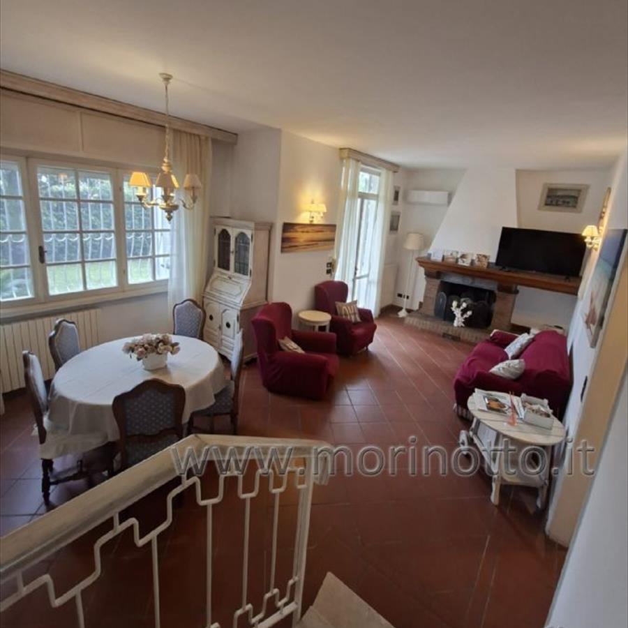 Bifamiliare forte dei marmi