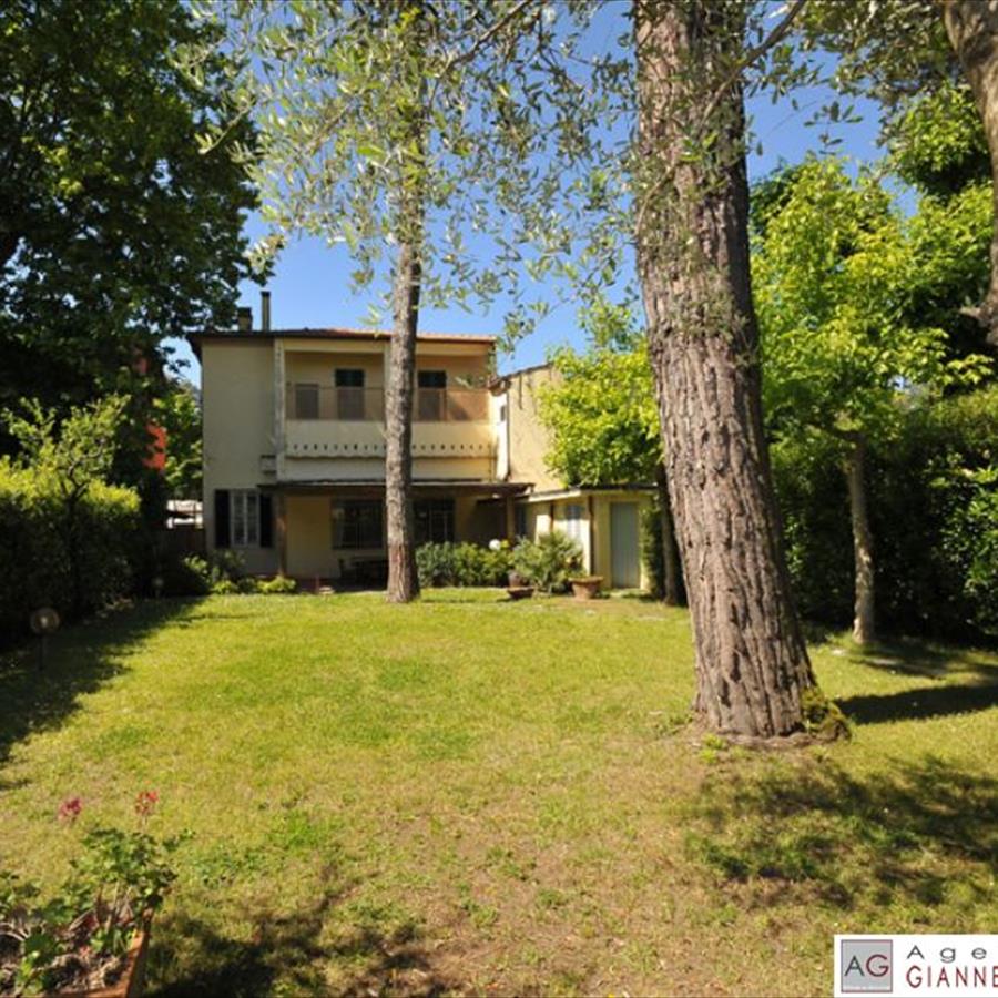 Semi-detached Forte dei Marmi 