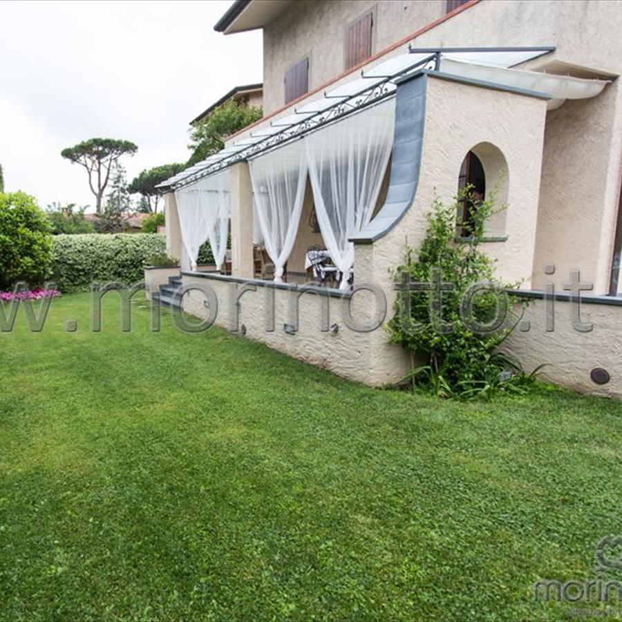 Bifamiliare forte dei marmi